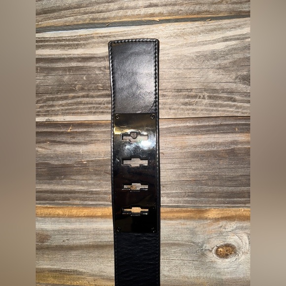 TORY BURCH TURN-LOCK WAIST BELT- small - Picture 2 of 7